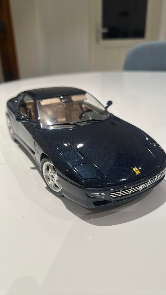 FERRARI 456GT 1/18 Made in Italy Bleu nuit, Hobby & Loisirs créatifs, Voitures miniatures | 1:18, Enlèvement ou Envoi, Comme neuf