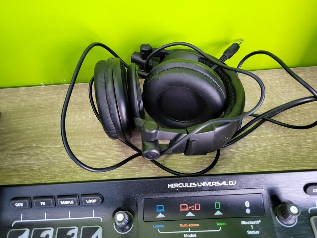 DJ tafel+boxen+hoofdtelefoon, Ophalen