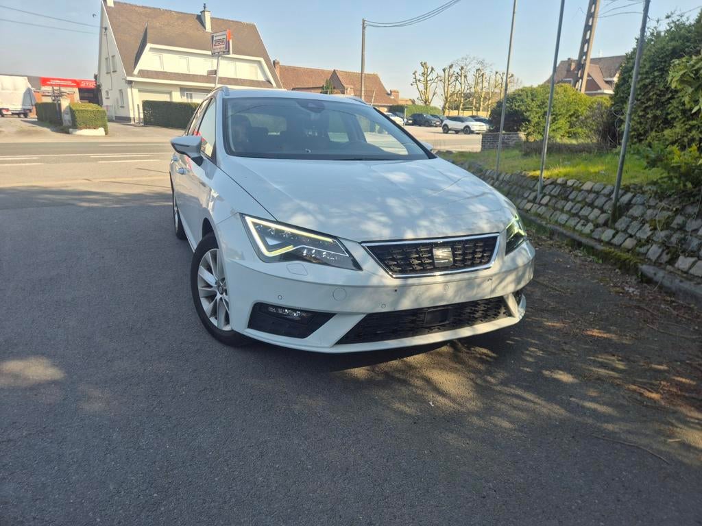 Seat Leon 2018 jaar  1 4 benzine CNG GAZ .137km automat, Auto's, Automaat, Euro 6, 4 cilinders, Leon