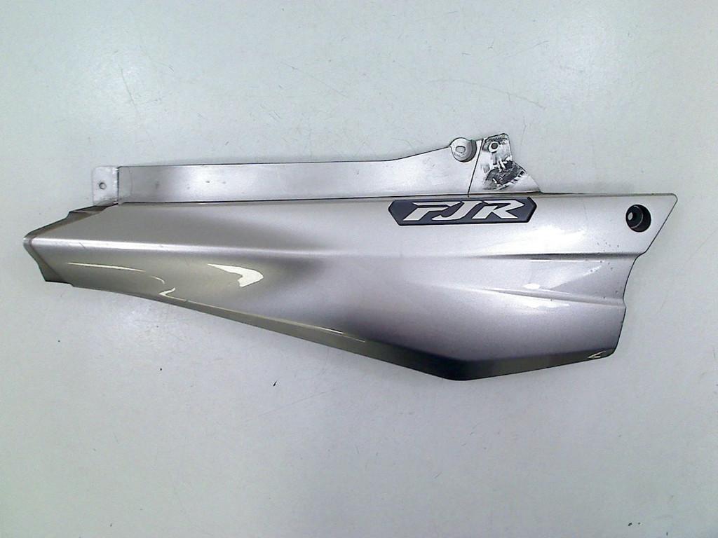 AFDEKKAP FRAME RECHTS Yamaha (3P6-21721-00-P0), Dhr. S. di Majo, Gebruikt, Info@cama-motorparts.nl, P.J. Troelstraweg 8 8
3144 CX  MAASSLUIS, NL