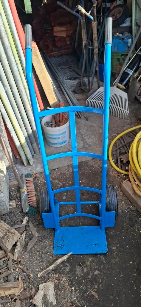 Diable . Nouvelle roue jante.   Très costaud