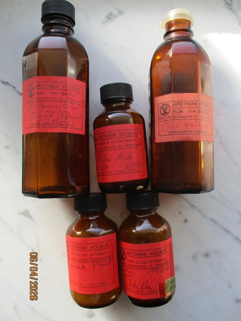Apotheker flessen pillendozen Dendermonde Gent Mons, Verzamelen, Verzenden, Gebruikt