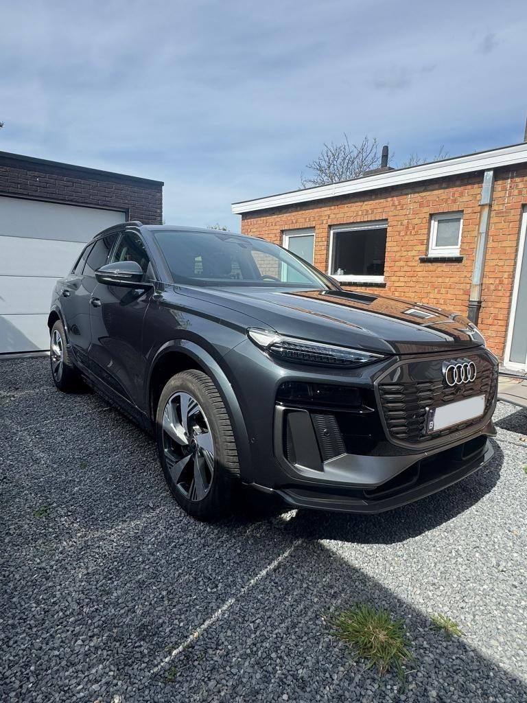 Audi Q6 SUV Corporate S e-tron -29200 km - Elektrisch - 2025, Auto's, Audi, Automaat, Achterwielaandrijving, 2275 kg, Parkeersensor