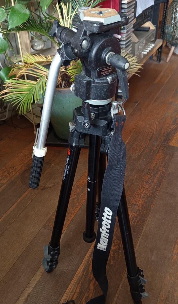 Trepied professionnel photo video, Ophalen