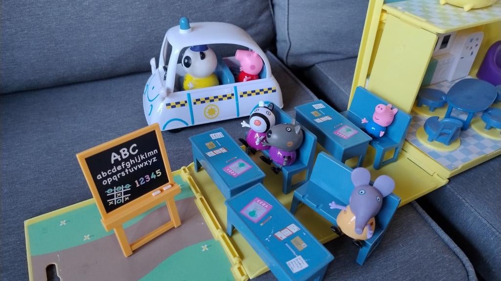 Maison Big Peppa Pig + école + figurines, Enlèvement, Comme neuf