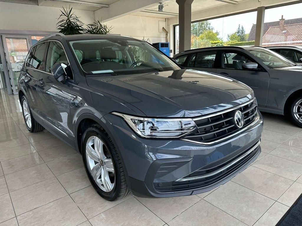 Volkswagen Tiguan 1.5 TSI DSG Elegance|Camera|Trekhaak|Apple, Auto's, 4 cilinders, Alcantara, Bedrijf, 5 zetels