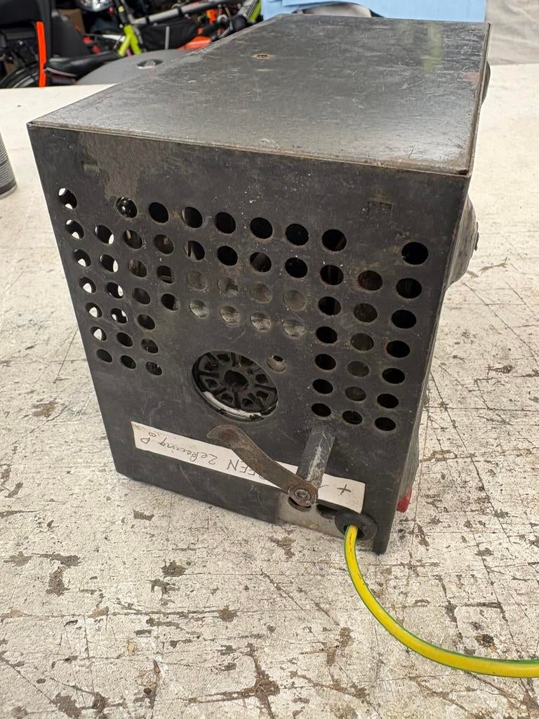 Ancien amplificateur d'autoradio, Enlèvement ou Envoi