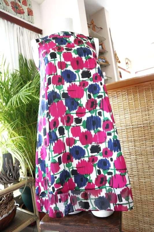 leuk bijzondere bloemen jurk, Kleding | Dames, Jurken, Zo goed als nieuw, Maat 36 (S), Rood, Onder de knie, Ophalen of Verzenden