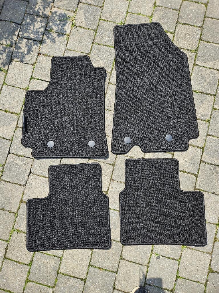 Tapis de sol Renault Arkana 2022, Enlèvement, Comme neuf