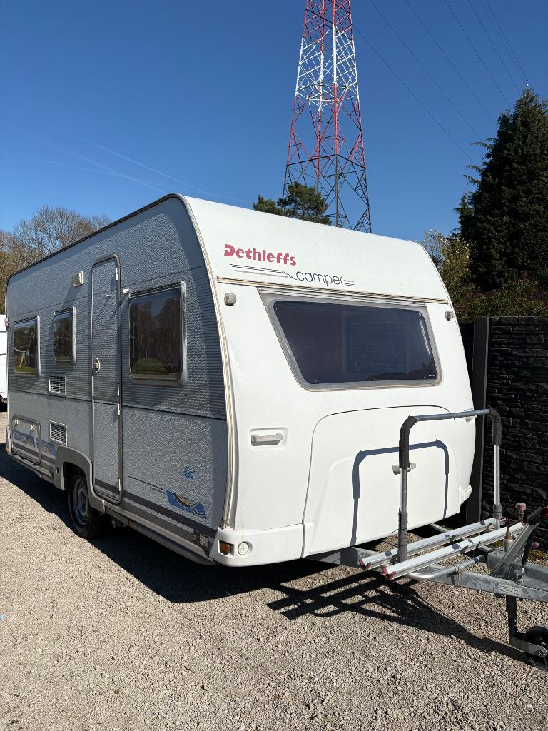 Caravanes dethleffs, Jusqu'à 4, 4 à 5 mètres, Réservoir d'eau fixe, 750 - 1000 kg