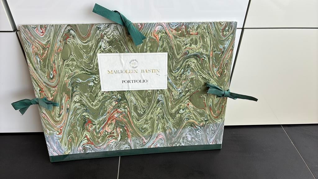 Marjolein Bastin set de 4 lithographies numéro 391/1000, Enlèvement