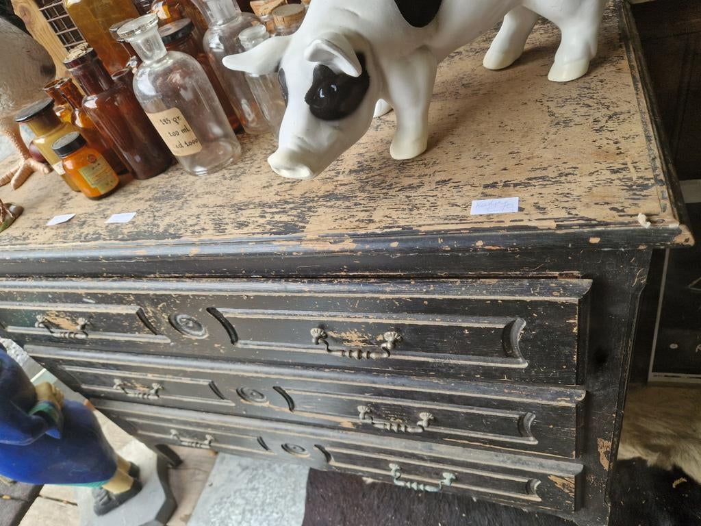 Armoire en bois avec 3 tiroirs 105/80/45 €65, Maison & Meubles, Armoires | Commodes, Enlèvement