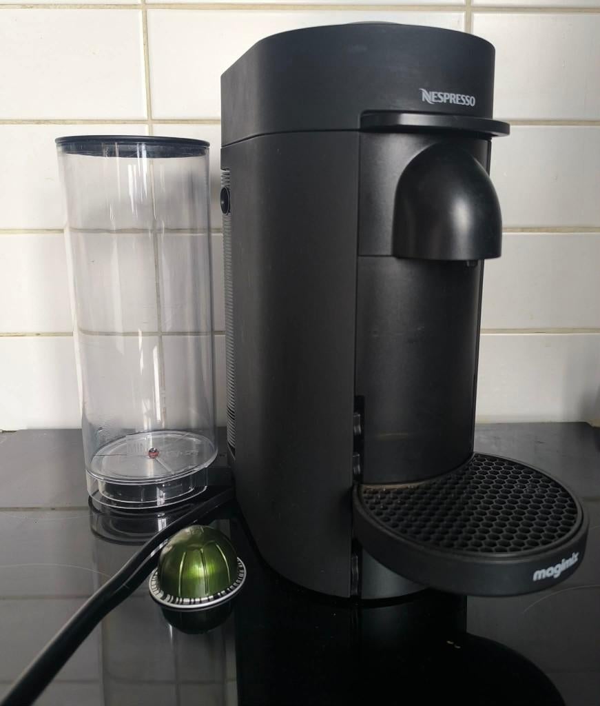 Nespresso koffiemachine zwart, Ophalen, Koffiepads en cups, Koffiemachine, Zo goed als nieuw