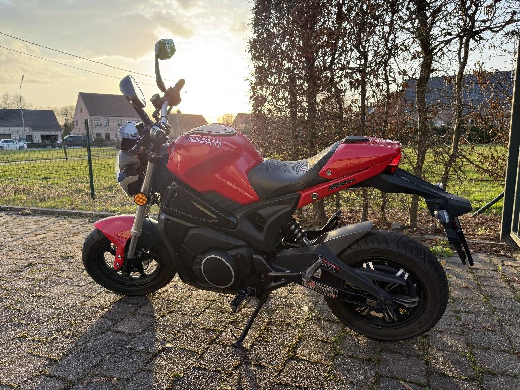 Ducati look brommer B klasse, Enlèvement