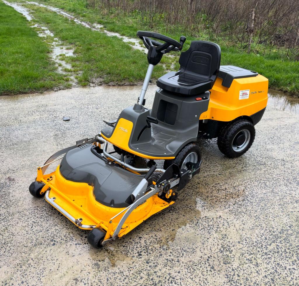 Stiga Park 220 zitmaaier, Ophalen, Zo goed als nieuw