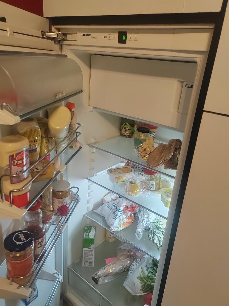 Frigo encastrable Liebherr super état, Electroménager, 100 à 150 litres, Enlèvement, Comme neuf, Sans bac à congélation