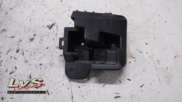 Support pare-chocs arrière droit d'un Renault Clio, Renault, -, 3 mois de garantie, Utilisé