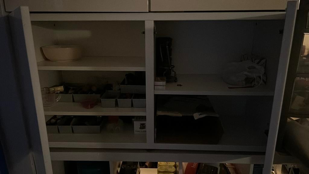 Ikea kast besta per stuk met 2 deuren, Ophalen, Zo goed als nieuw