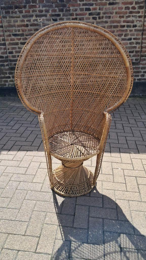 Fauteuil paon / Emmanuelle vintage en rotin – années 70, Antiquités & Art, Antiquités | Meubles | Chaises & Canapés, Enlèvement