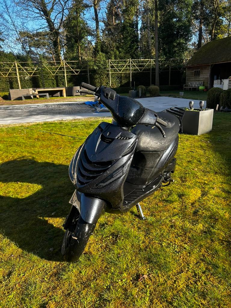 Zip B klasse 4t, Motoren, Ophalen