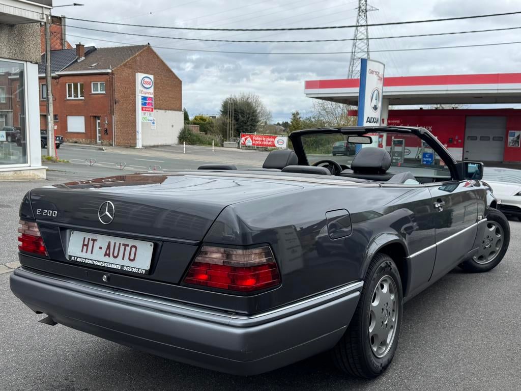 Mercedes-Benz E 200 Cabriolet/Ancetre-Oldtimer-150.000Km!, Autos, Entreprise, Cabriolet, Boîte manuelle, Entretenue par le concessionnaire