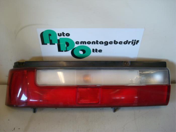 Feu arrière gauche d'un Suzuki Swift (Swift 89-), -, Utilisé, -, Suzuki