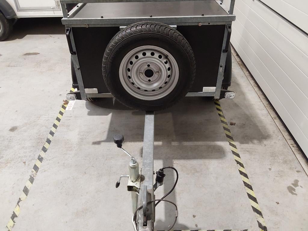 Aanhangwagen, Ophalen, Zo goed als nieuw