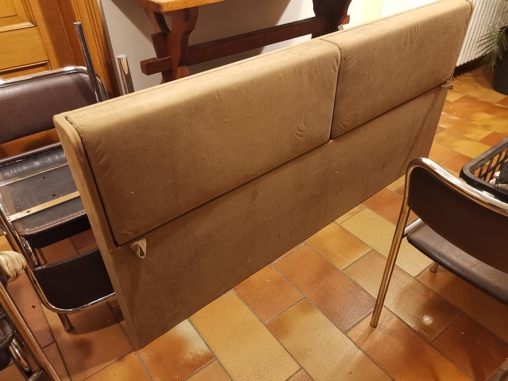 Comfortabel Gecapitonneerd Bedhoofd, Ophalen, Zo goed als nieuw