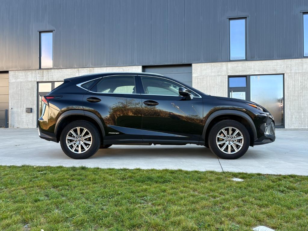 Lexus NX300h leder kamera navigatie airco seatheating LED, Auto's, Lexus, Zwart, Leder, Bedrijf, 5 deurs
