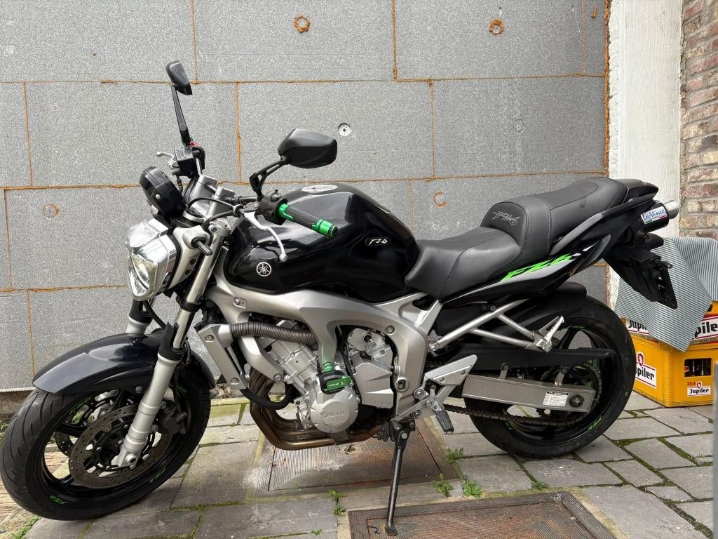 Moto Yamaha FZ6. Ètat impecle.
