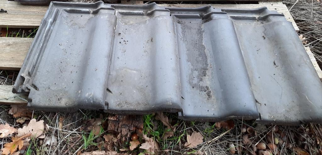 Dakpannen Bisch Seltz, Ophalen, Zo goed als nieuw, Dakpannen