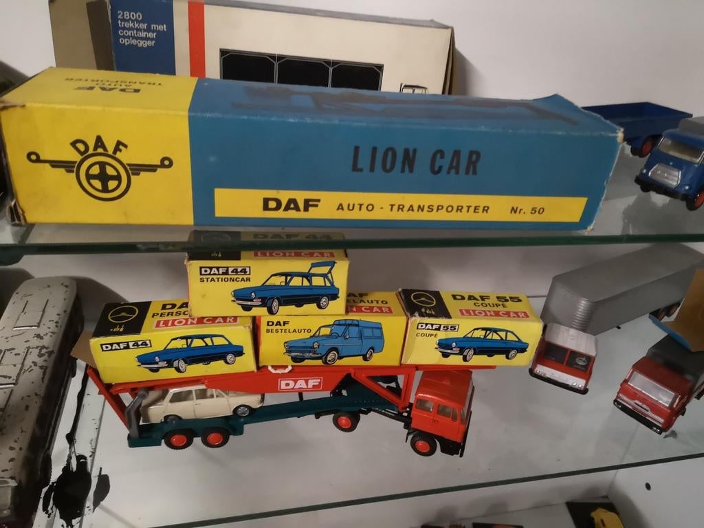 LION CAR 50 DAF AUTOTRANSPORTER, Hobby en Vrije tijd, Modelauto's | 1:50, Ophalen of Verzenden, Zo goed als nieuw