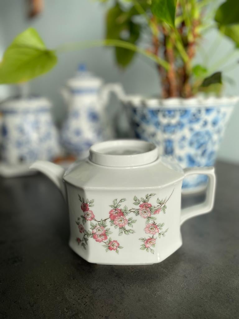 Théière vintage en porcelaine « Isabelle », Enlèvement