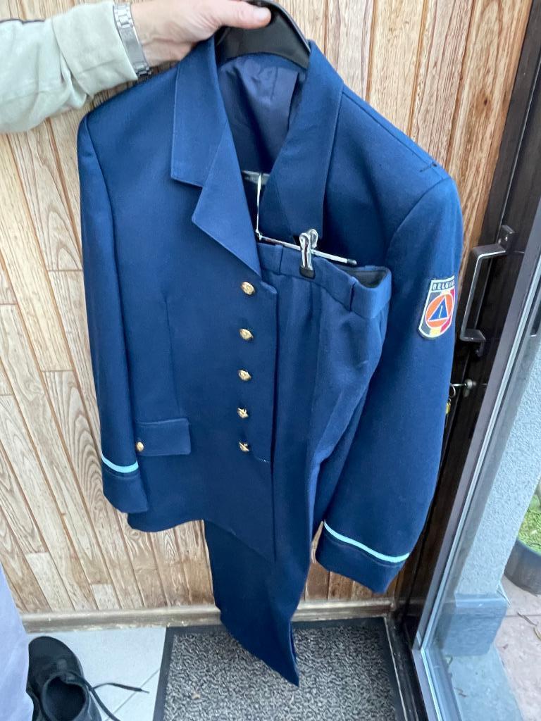 protection civile uniforme, Collections, Objets militaires | Général, Enlèvement ou Envoi, Autres, Vêtements ou Chaussures