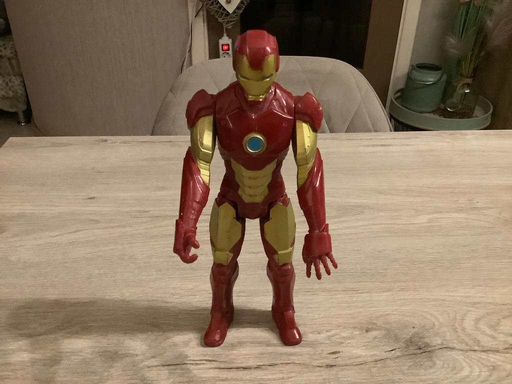 Marvel Iron Man character (29 cm), Kinderen en Baby's, Speelgoed | Actiefiguren, Ophalen of Verzenden, Gebruikt