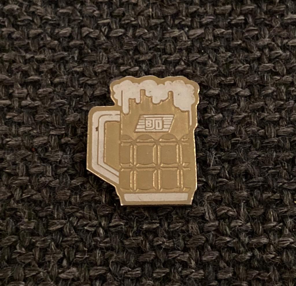 PIN - BIER - BEER - BIÈRE, Collections, Envoi, Utilisé, Autres sujets/thèmes, Insigne ou Pin's