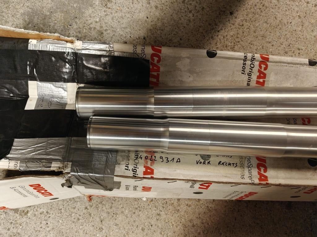 DUCATI SPORT CLASSIC FOURCHE AVANT, Motos, DUCATI, Enlèvement ou Envoi, Utilisé, Jackierogier@outlook.be