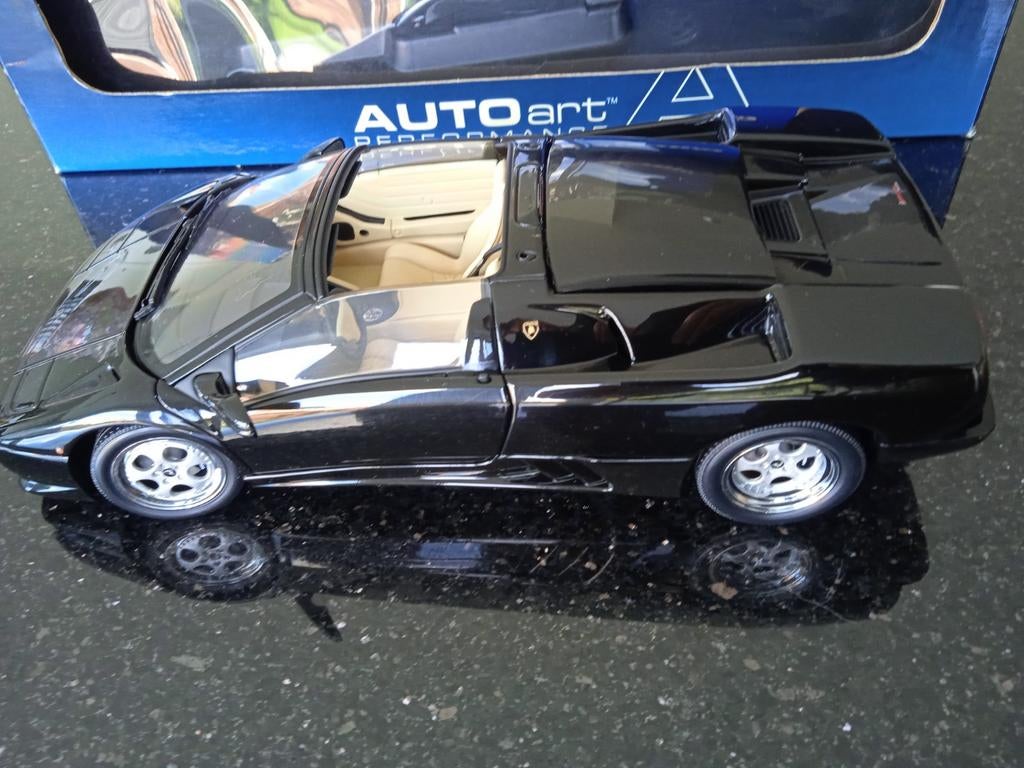 AUTOart Lamborghini Diablo Roadster noir 1:18 €139, Enlèvement ou Envoi, Comme neuf, Autoart