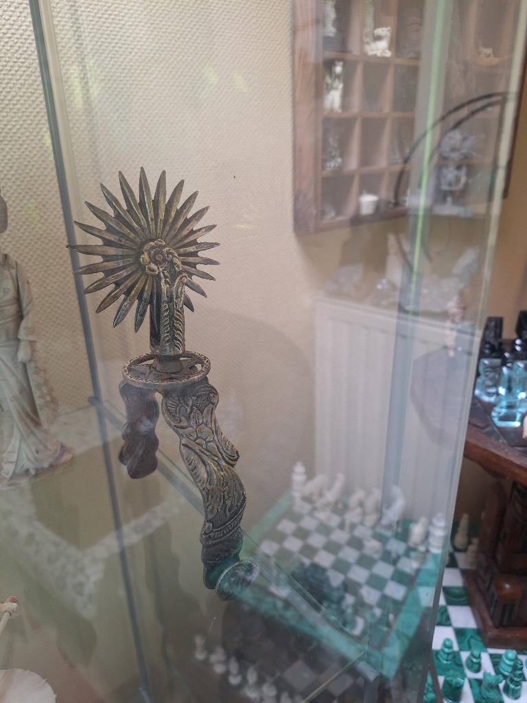 Eperon gaucho, Enlèvement ou Envoi