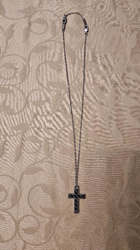 Collier ARMANI homme, Bijoux, Sacs & Beauté, Autres couleurs, Comme neuf, Enlèvement, Autres matériaux