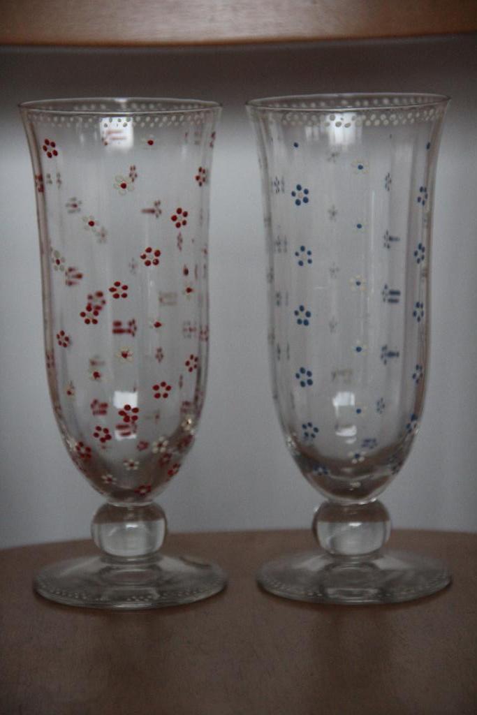 2 mooie antieke glazen of vazen, met de hand beschilderd, ro, Antiek en Kunst, Ophalen of Verzenden