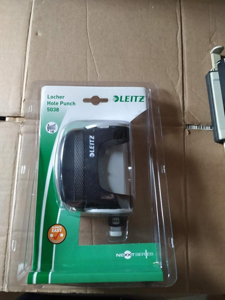 perforators nieuw uit te kiezen, Enlèvement ou Envoi, Neuf