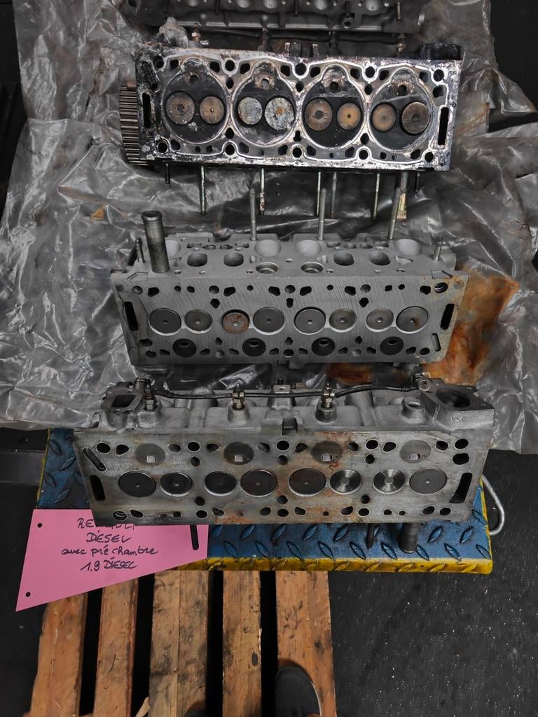 Renault 1.9 d cilinderkoppen, Ophalen, Renault