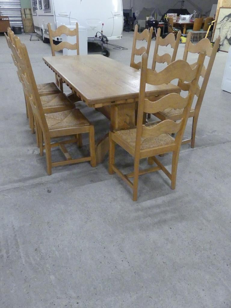 Table à manger + 8 chaises solides à l'état neuf, Rustiek, Comme neuf, Enlèvement, 50 à 100 cm