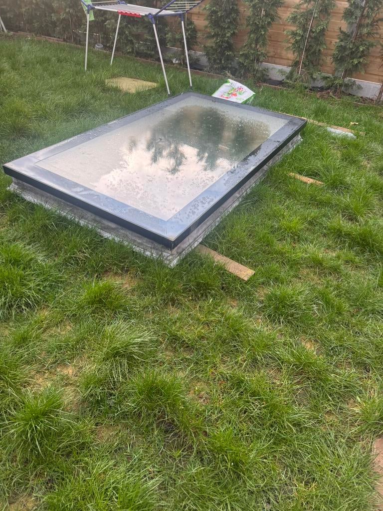 Lichtkoepel glas , buiten maat 238 cm x138cm, Ophalen, Zo goed als nieuw