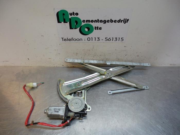Mécanique vitre 2portes avant droite d'un Suzuki Swift (Swi, Autos : Pièces & Accessoires, -, Utilisé, -, Suzuki