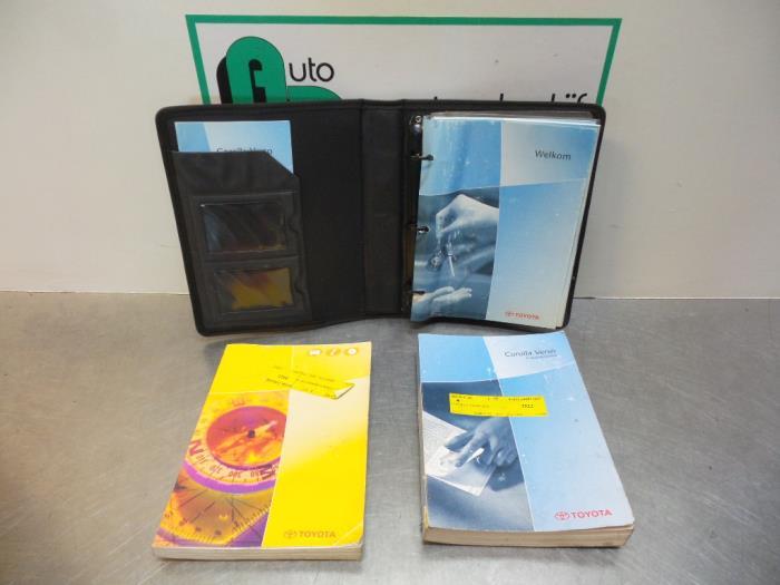Livret d'instructions d'un Toyota Corolla Verso, -, Toyota, Utilisé, -