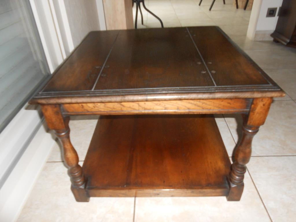 Table basse en chêne massif 65x65x45cm, Maison & Meubles, Tables | Tables de salon, Moins de 50 cm, 50 à 100 cm, Enlèvement, 50 à 100 cm