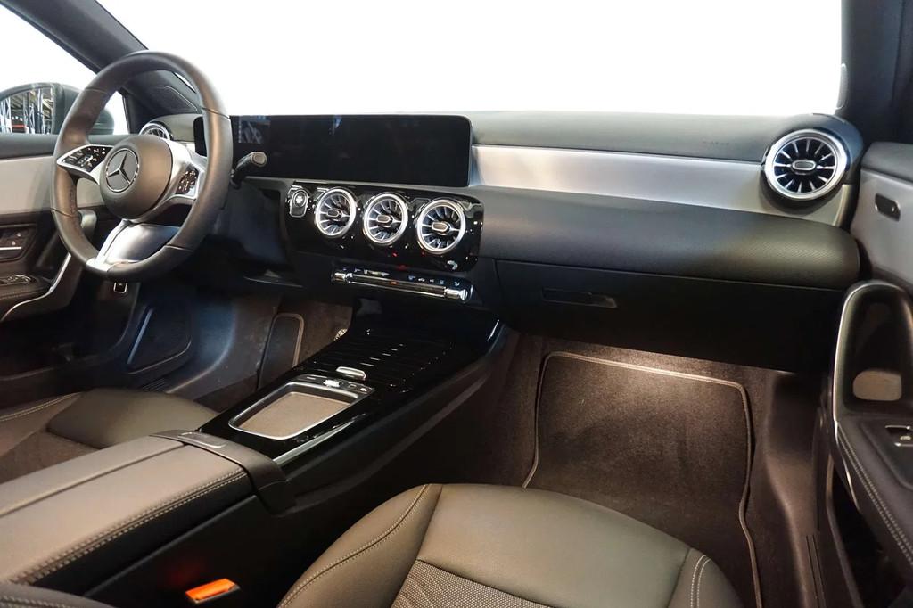 Mercedes-Benz A-CLASS 250 e - MULTIBEAM LED (bj 2024), Auto's, Automaat, Gebruikt, 4 cilinders, https://public.car-pass.be/vhr/b3c21eb7-f0f4-487b-9e17-2fa97d4e5a68