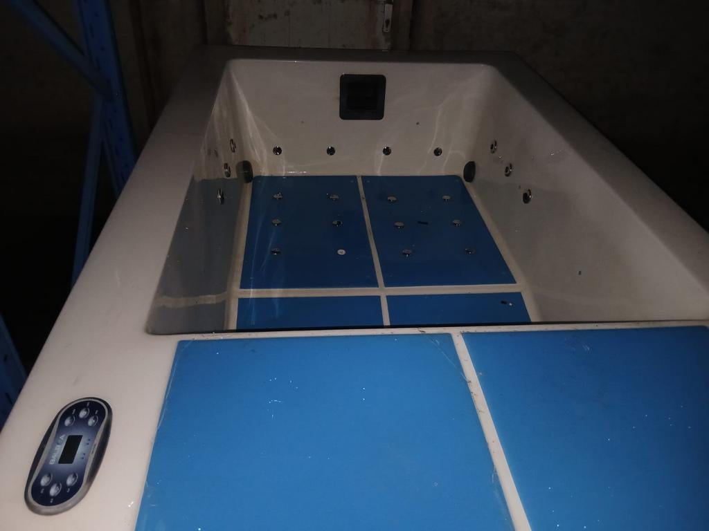 Gratis jacuzzi geleverd om thuis te installeren